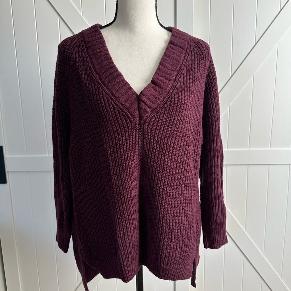 Express Oversized Burgundy Chunky Knit V-Neck Sweater XS | Hi-Low Hem Cozy